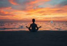 Um nômade relaxando à beira-mar, simbolizando a liberdade enquanto gere seu negócio sustentável.