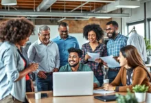 Grupo diverso de mentores e mentorados discutindo ideias de negócios.