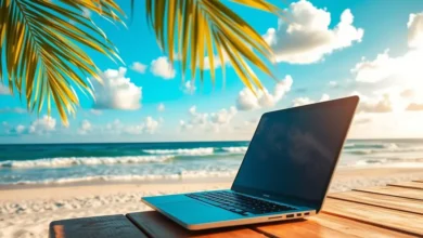 Trabalho remoto em uma praia tropical.