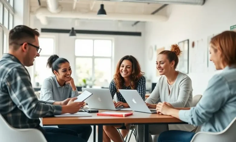 6 Estratégias de Gestão Estratégica para Empreendedores Digitais - Web Nômade Digital Empreendedores colaborando em um espaço de co-working moderno
