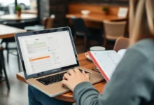 Freelancer trabalhando em estratégias para crescimento de clientela.