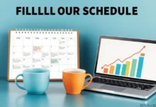 Espaço de trabalho com calendário e gráficos em crescimento.