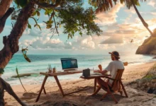 Nômade digital em um local de trabalho sustentável na praia.