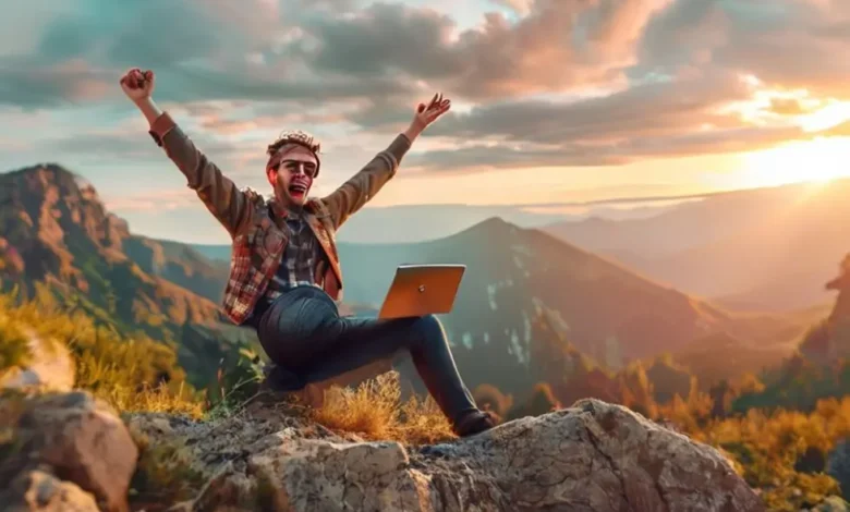 Empreendedor digital comemorando conquistas em um local bonito.