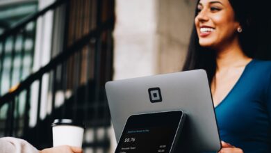 Como Aproveitar o Trabalho em Parques Nacionais para Networking - Web Nômade Digital gray computer monitor